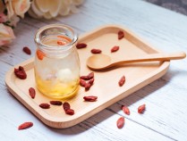 枸杞泡水功效型面膜,枸杞水洗脸的功效