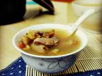 板栗煲鸡汤的功效作用,板栗煲鸡汤怎样的做法